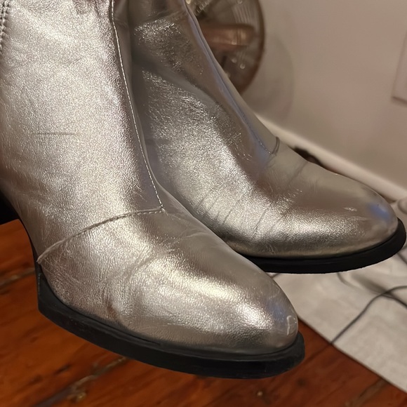 Rag and Bone Walker Chelsea in Silver - Picture 6 of 9